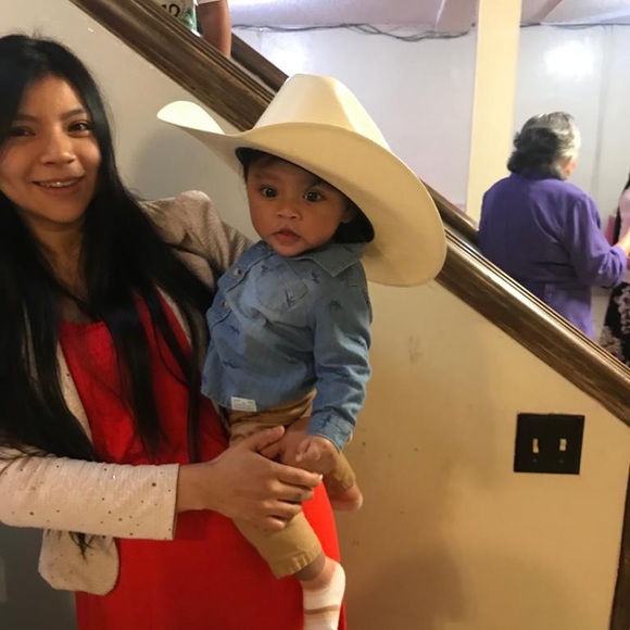 Meet your Posher, Gabriela - Picture 1 of 1